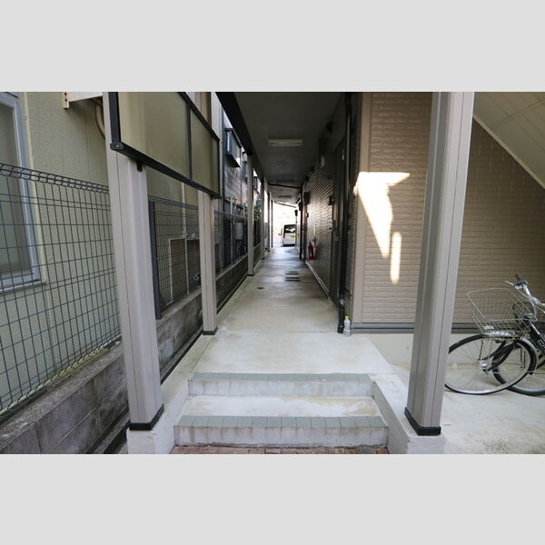 現地周辺 (廊下)