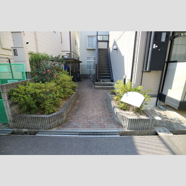 エントランス (エントランス)