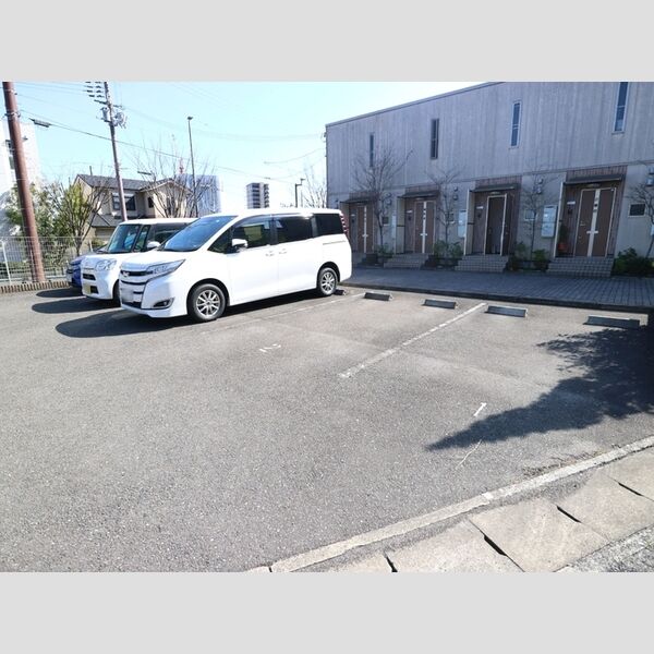 駐車場 (駐車場)