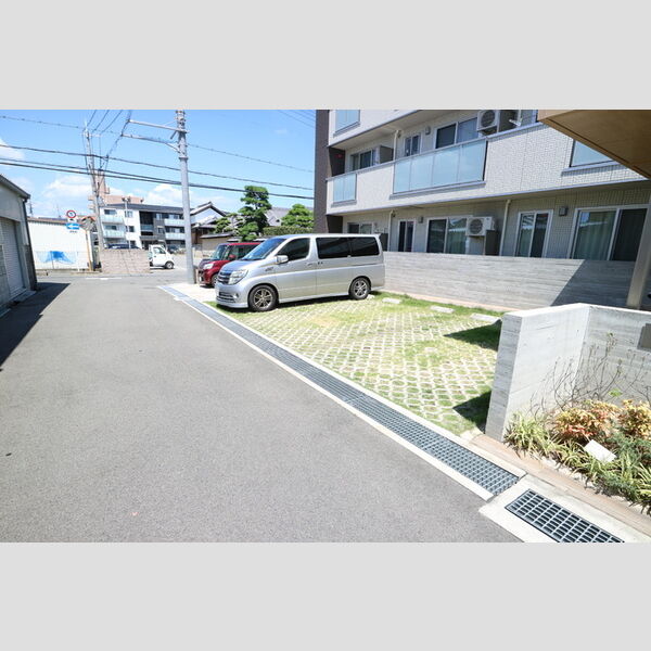 駐車場 (駐車場)