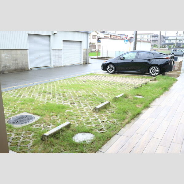 駐車場 (駐車場)