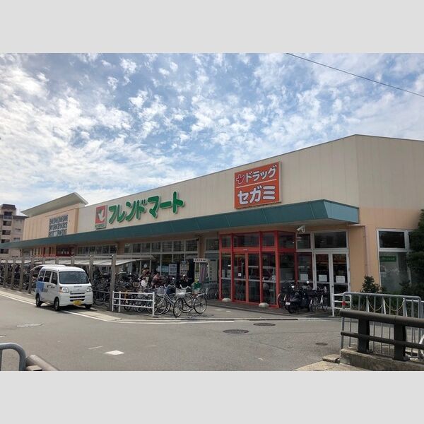 現地周辺 (フレンドマート高槻川添店(236m))