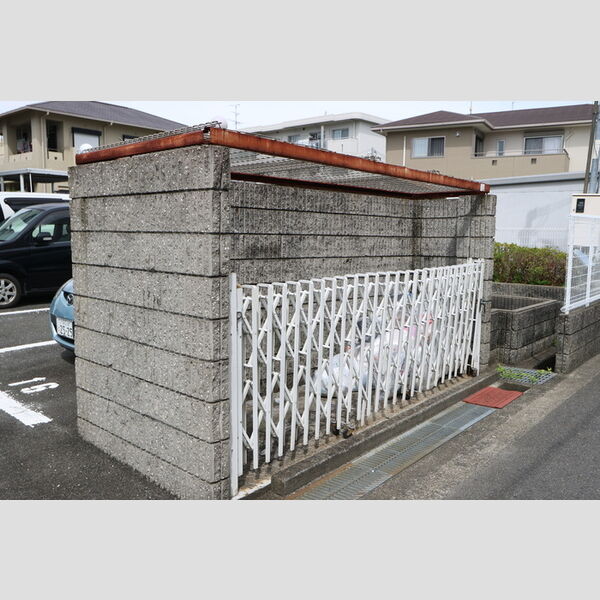 現地周辺 (ゴミ置場)