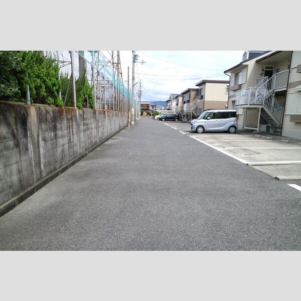 現地周辺 (前面道路)