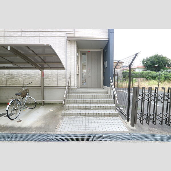 エントランス (エントランス)