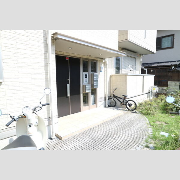 エントランス (エントランス)