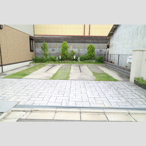 駐車場 (駐車場)