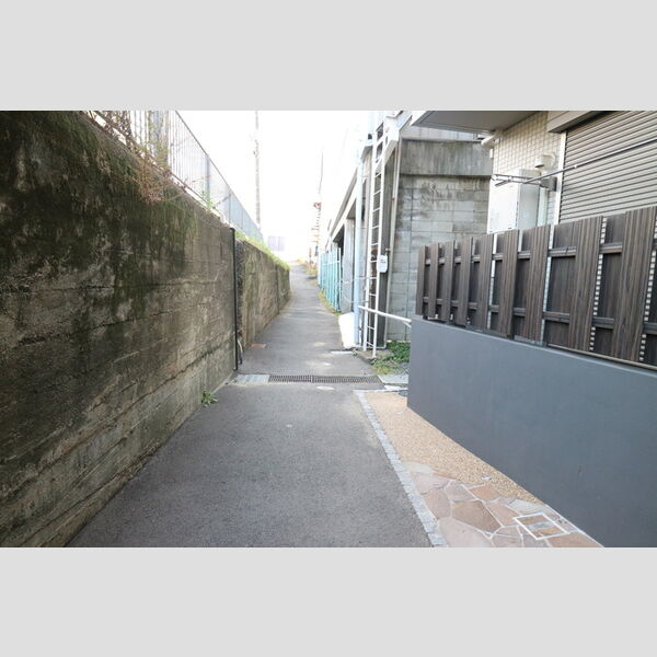 現地周辺 (前面道路)