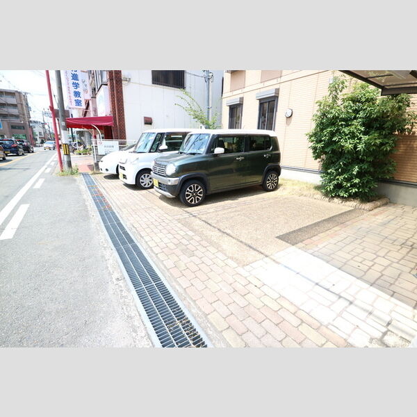 駐車場 (駐車場)