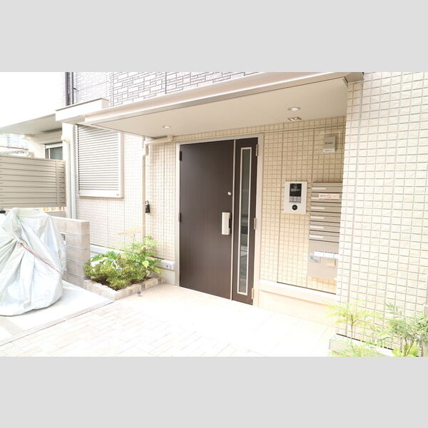 エントランス (エントランス)