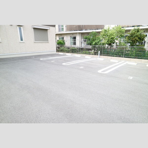 駐車場 (駐車場)