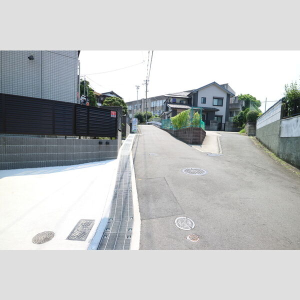 現地周辺 (前面道路)