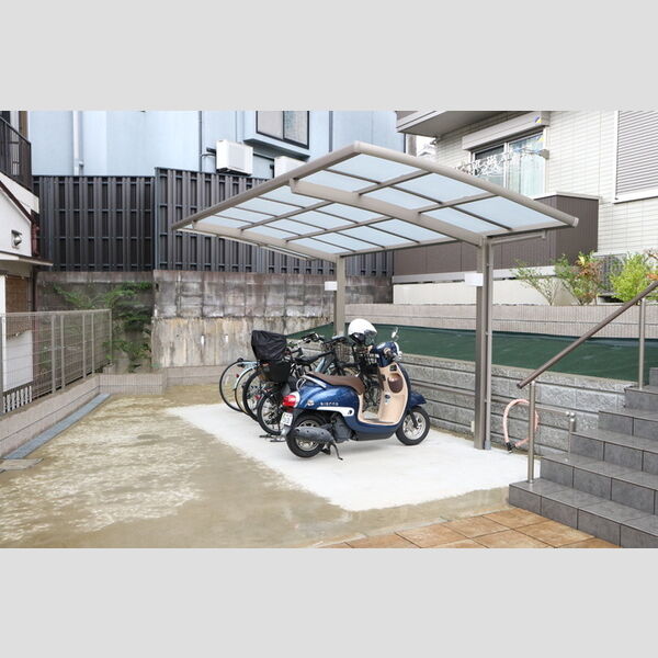 現地周辺 (駐輪場)