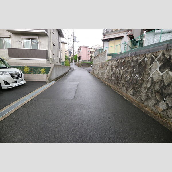 現地周辺 (前面道路)