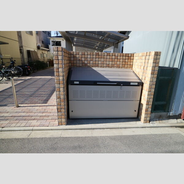 現地周辺 (ゴミ置き場)