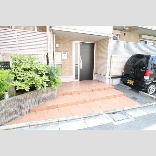 エントランス (エントランス)