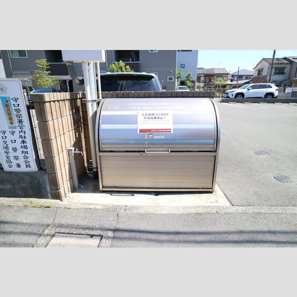 現地周辺 (ゴミ置き場)