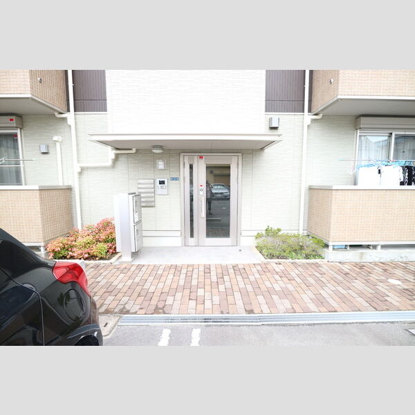 エントランス (エントランス)