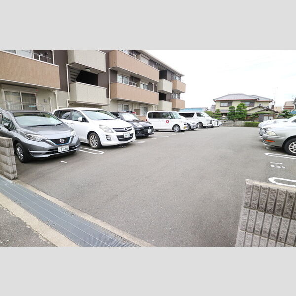 駐車場 (駐車場)