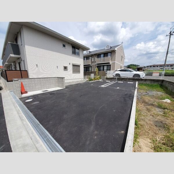 駐車場 (駐車場)