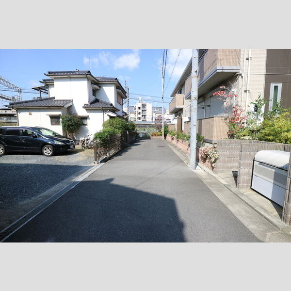 現地周辺 (前面道路)