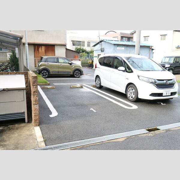 駐車場 (駐車場)