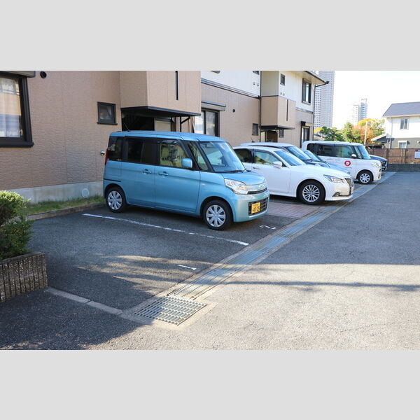 駐車場 (駐車場)