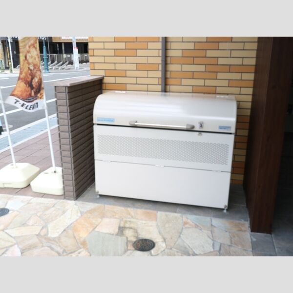 現地周辺 (ゴミ置場)