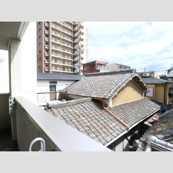 現地周辺 (バルコニーからの眺め)