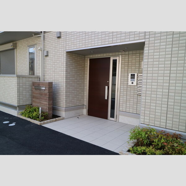 エントランス (エントランス)