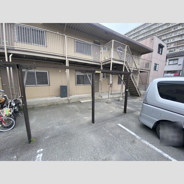 現地周辺 (駐輪場)