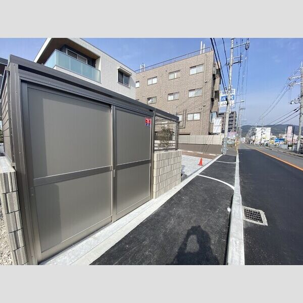 現地周辺 (ゴミ置き場)