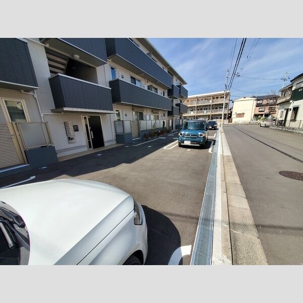 駐車場 (駐車場)