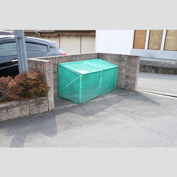 現地周辺 (ゴミ置き場)