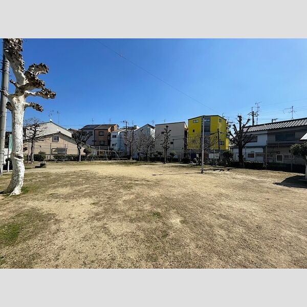 現地周辺 (梶町3丁目第二児童公園(100m))