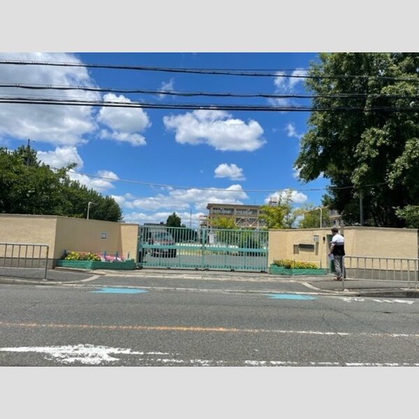 現地周辺 (南小学校(約750M))