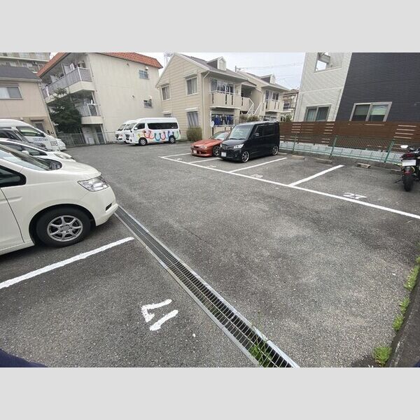 駐車場 (駐車場)
