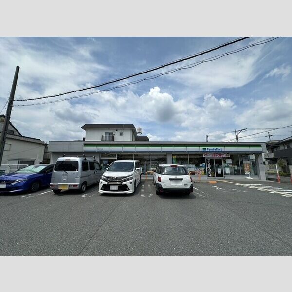 現地周辺 (ファミリーマート楠葉中町店)