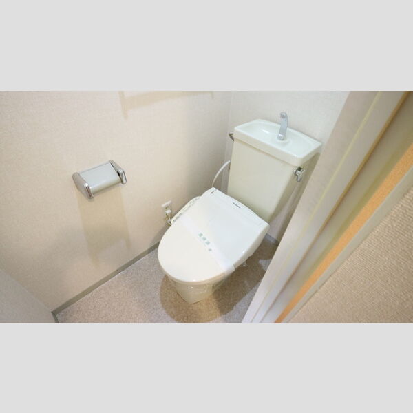 トイレ (トイレ)