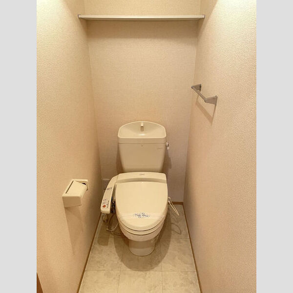 トイレ (トイレ)