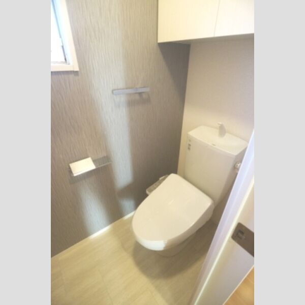 トイレ (トイレ)