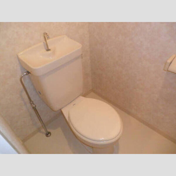 トイレ (トイレ)