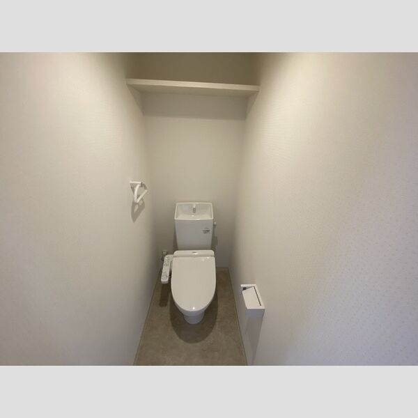 トイレ (トイレ)