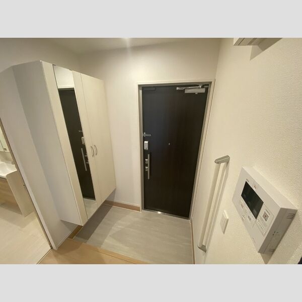 玄関 (玄関)