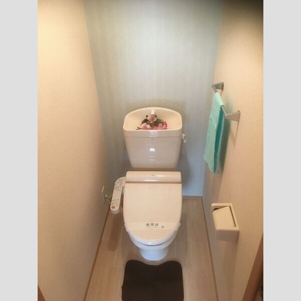 トイレ (トイレ)