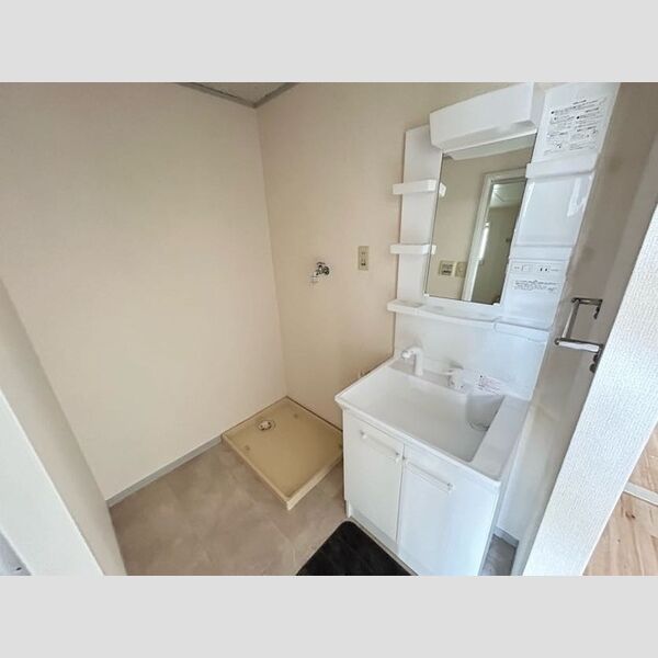 洗面所 (洗髪洗面化粧台)