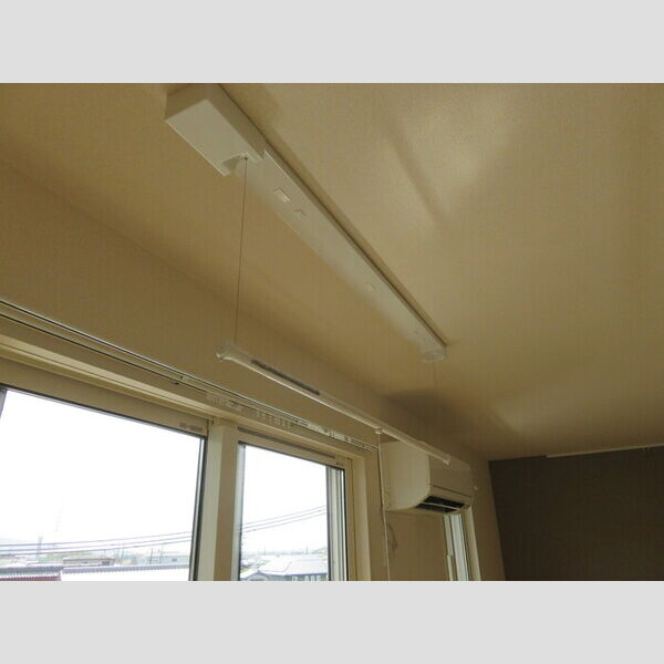 その他設備 (室内物干しもあります!)