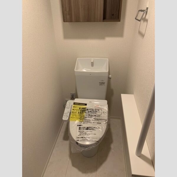 トイレ (温水洗浄便座)