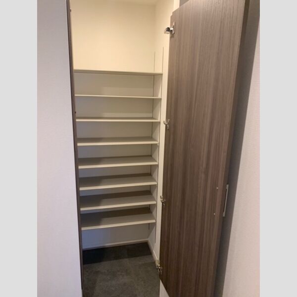 収納 (シューズクローク)