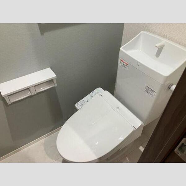 トイレ (温水洗浄暖房便座)